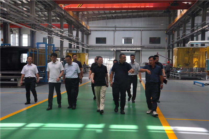 赣锋锂业集团董事长李良彬莅临跃迪集团参观指导